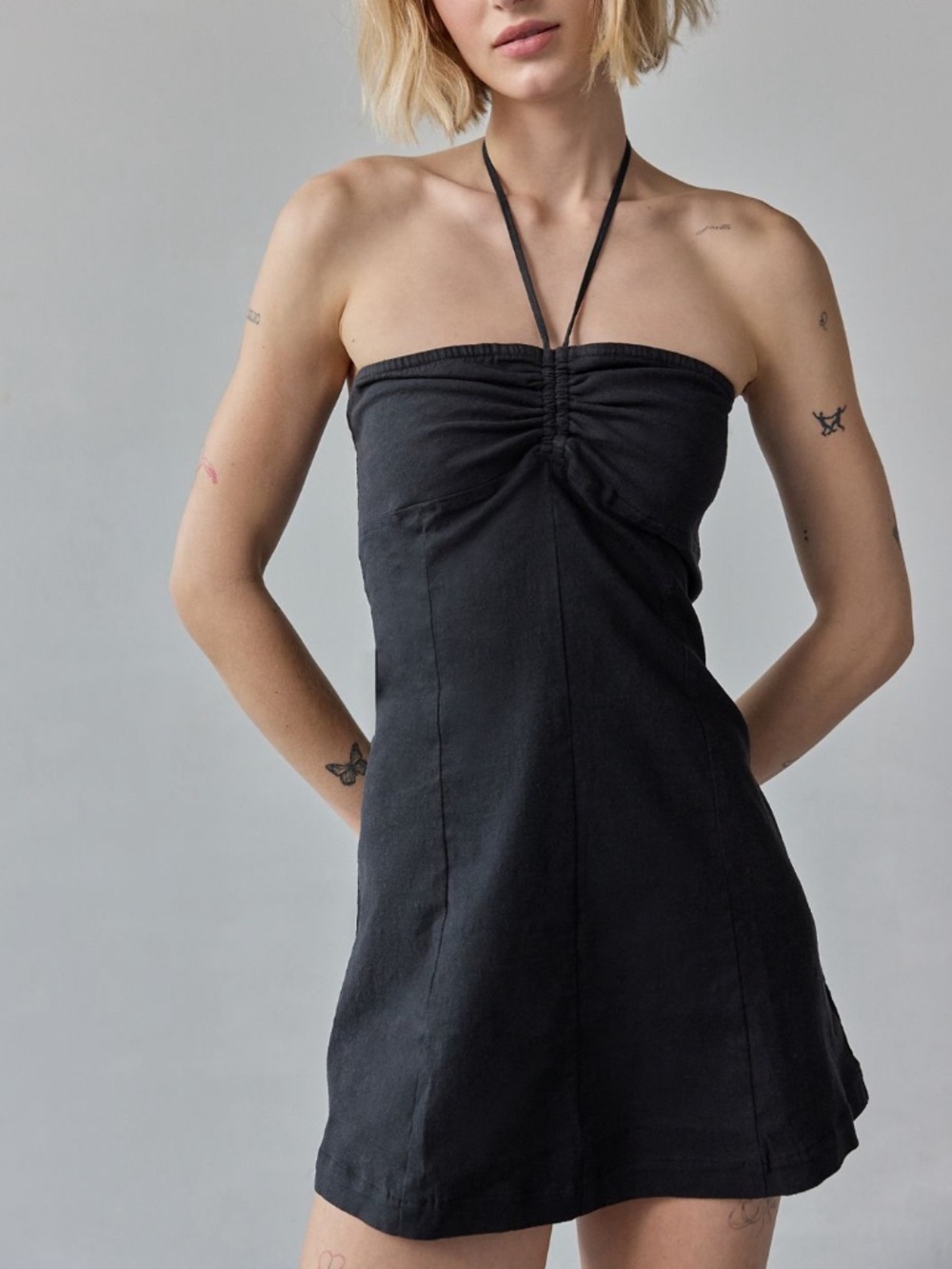 🟤NWT KIMCHI BLUE Linen Blend Cate Y-Neck Halter Mini Dress in Black